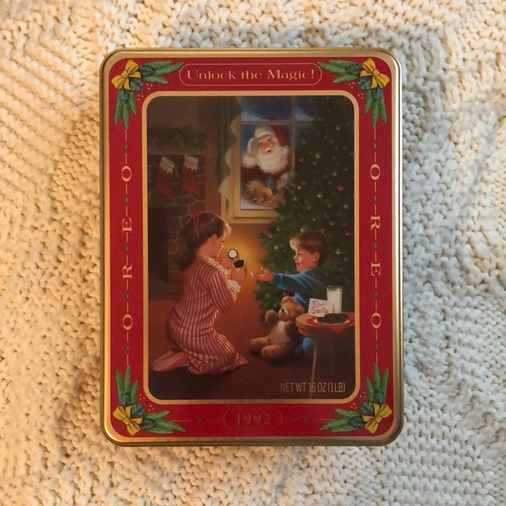 Nabisco Vintage Oreo Christmas Cookie Tin 1992
